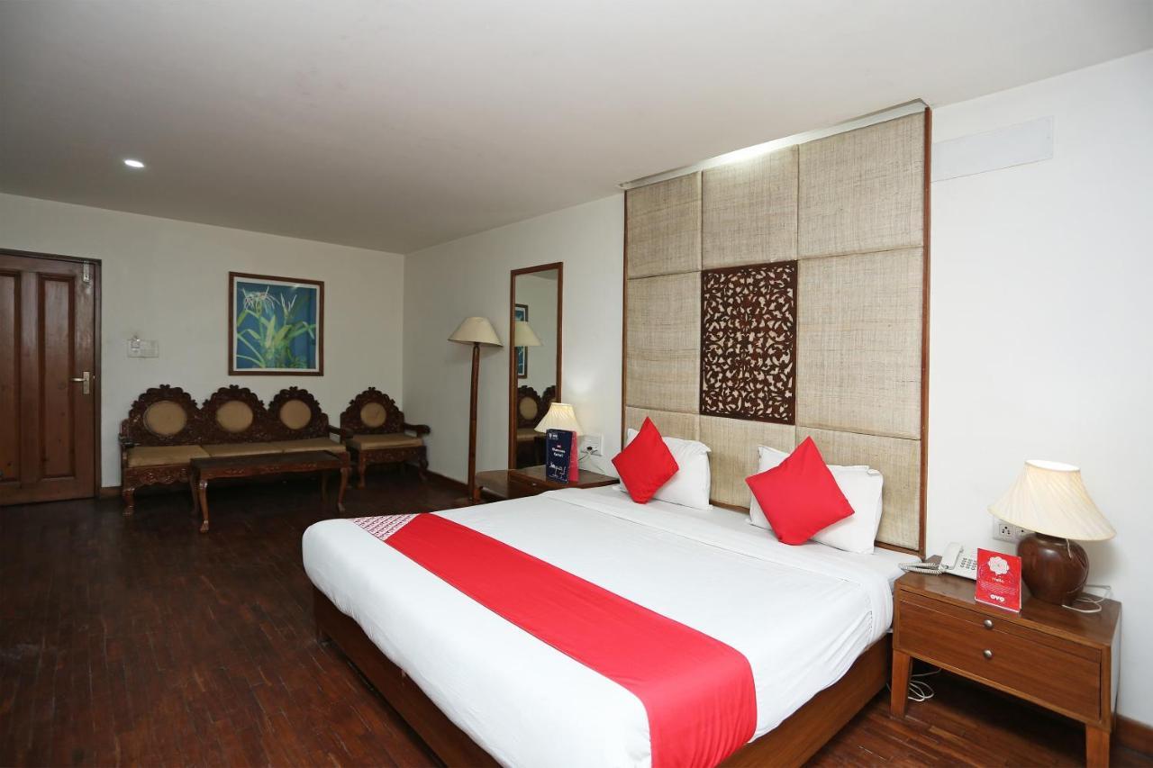 Oyo 27008 Paradise Gateway Hotel
