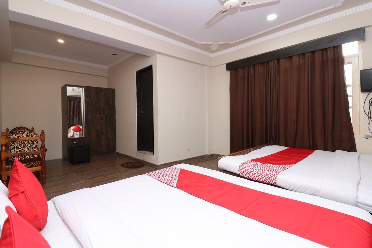 Oyo 19540 Royal Bahaar 3* Srinagar (Jammu and Kashmir)