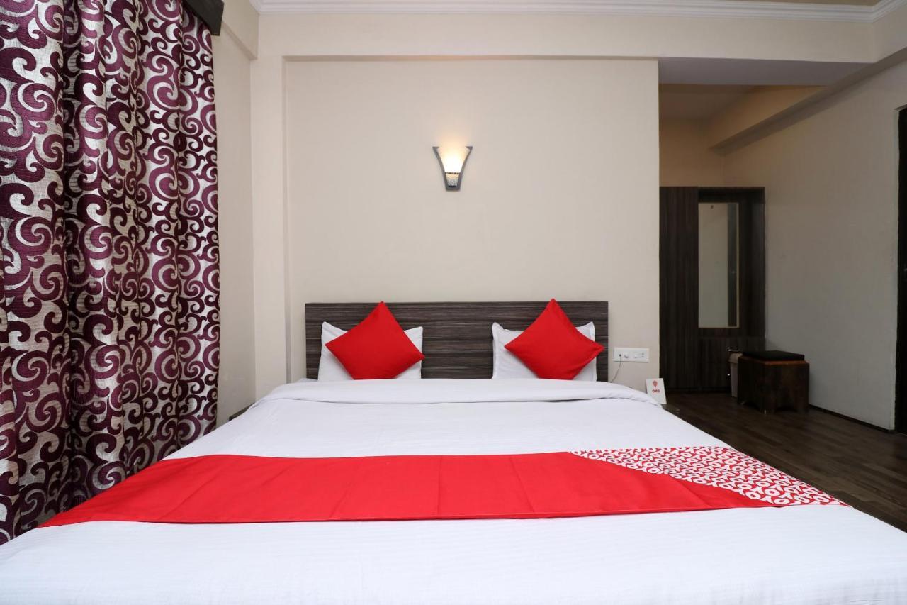Hotel Oyo 19540 Royal Bahaar Srinagar (Jammu and Kashmir)
