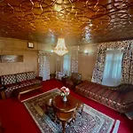 Green Paradise Houseboat - Centrally Heated