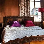 Omar Khayam Houseboat Retreat