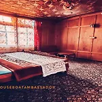 Houseboat Ambassador