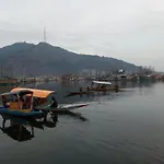 Houseboat Dunhill
