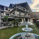 Petals Of Chinar Hospitality