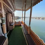 Floating Young Gulshan Houseboat
