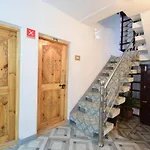 Oyo 5395 Maple Cottage