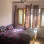 Bhat Guest House
