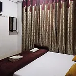 Hotel Kashmir Heart Q Residency