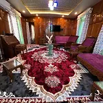 Lakes Crown Group Of Houseboats