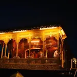 Houseboat Kashmir Treat