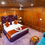 Wangnoo Heritage Houseboats