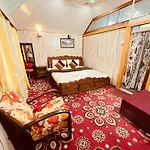 New Silver Jubilee Heritage Group Of Houseboats