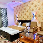 Roseline Inn