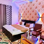 Roseline Inn