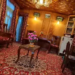 Houseboat Sumbul