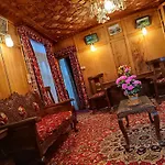 Houseboat Sumbul