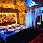 King Of Kings Houseboat