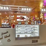 Hotel Meerz , Srinagar