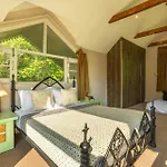 Stayvista At Aaram Gah With Lawn, Bonfire, Bbq