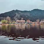 Heritage Amina Group Of Houseboats