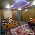 The Dreamer Destination\' Houseboat
