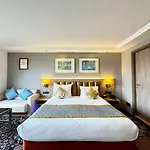 Hotel Lake View Kashmir