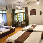 Chinar Inn
