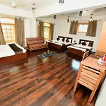 Chinar Inn