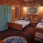 Houseboat Badami