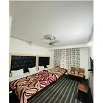 Hotel Muneer Ishfan, Srinagar, Near Dal Lake