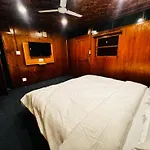 Hayat Group Of Houseboats