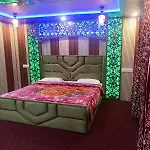 Backyard Stays With Dal Lake View