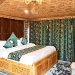 Luxury Suite By Sp Group Of Houseboats