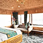 Luxury Suite By Sp Group Of Houseboats