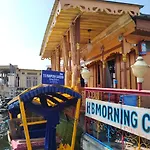 Houseboat New Jahangir And Morning Car