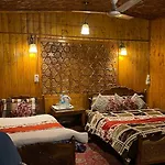 Luxury Freedom Group Of Houseboats