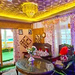 King Of Kings Houseboat