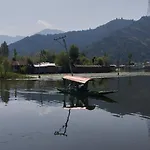 New Dunhill Houseboat