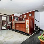 Hotel Holiday Plaza