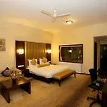 Hotel Pine Spring Wazir Bagh
