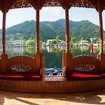 Houseboat New Pride Of Kashmir