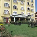Hotel Pine Spring Wazir Bagh