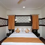 Oyo 22081 Hotel Shree Mazda