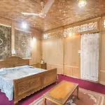 Guesthouser 1 Bedroom Houseboat Cefd