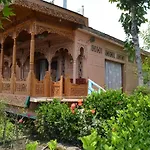 The Heritage Group Of Houseboats