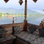Triumph Houseboats