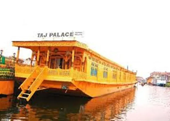 Houseboat Taj Palace