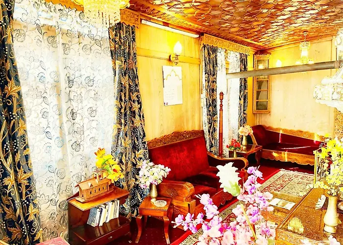 Lake Victoria Houseboats