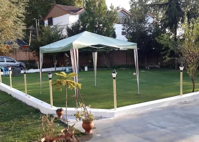 Rose Bowl Guest House Home Stay
