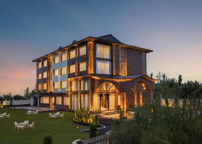 Welcomheritage Grand, Srinagar